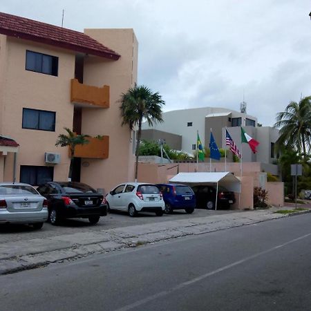 Grand Royal Lagoon Cancun Exterior photo
