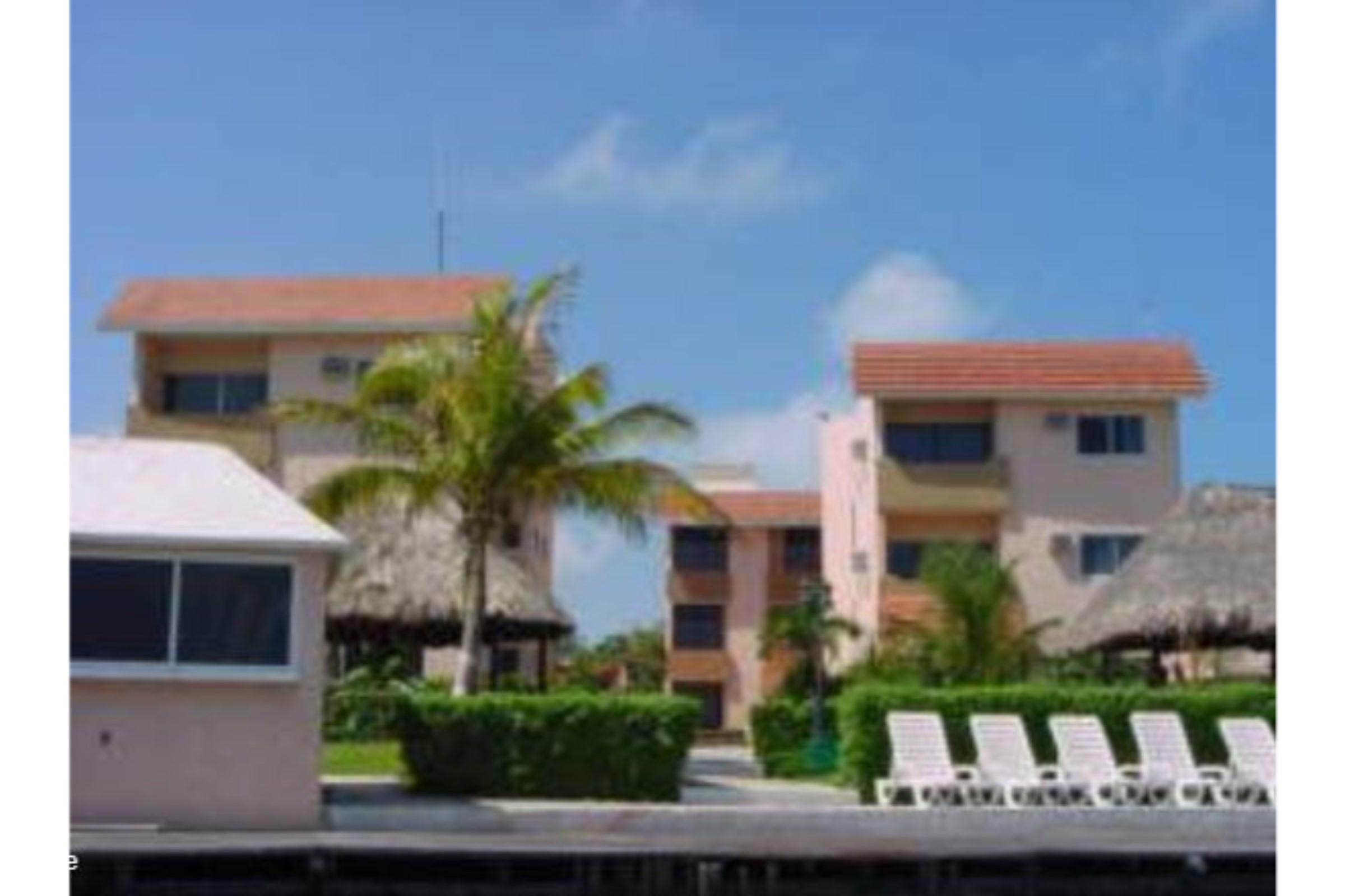 Grand Royal Lagoon Cancun Exterior photo