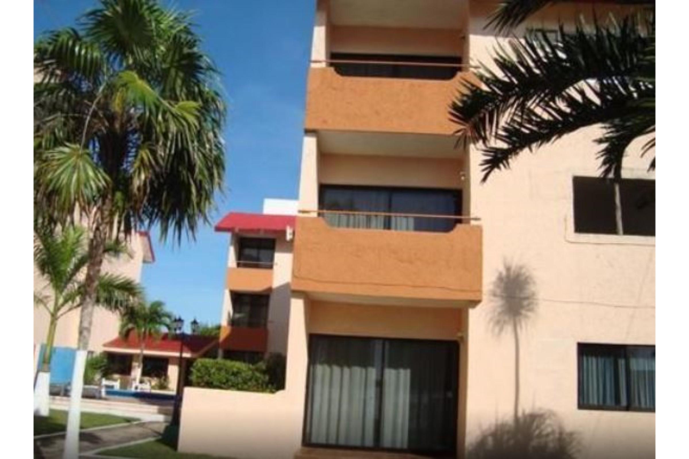 Grand Royal Lagoon Cancun Exterior photo