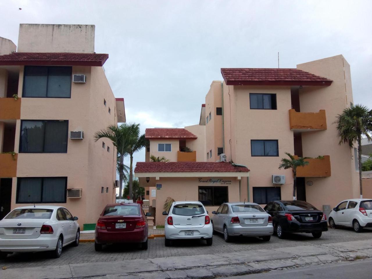 Grand Royal Lagoon Cancun Exterior photo