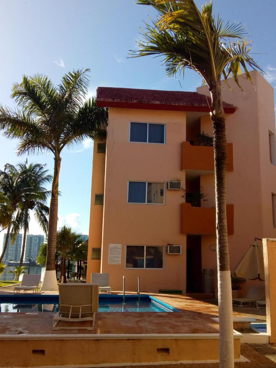 Grand Royal Lagoon Cancun Exterior photo