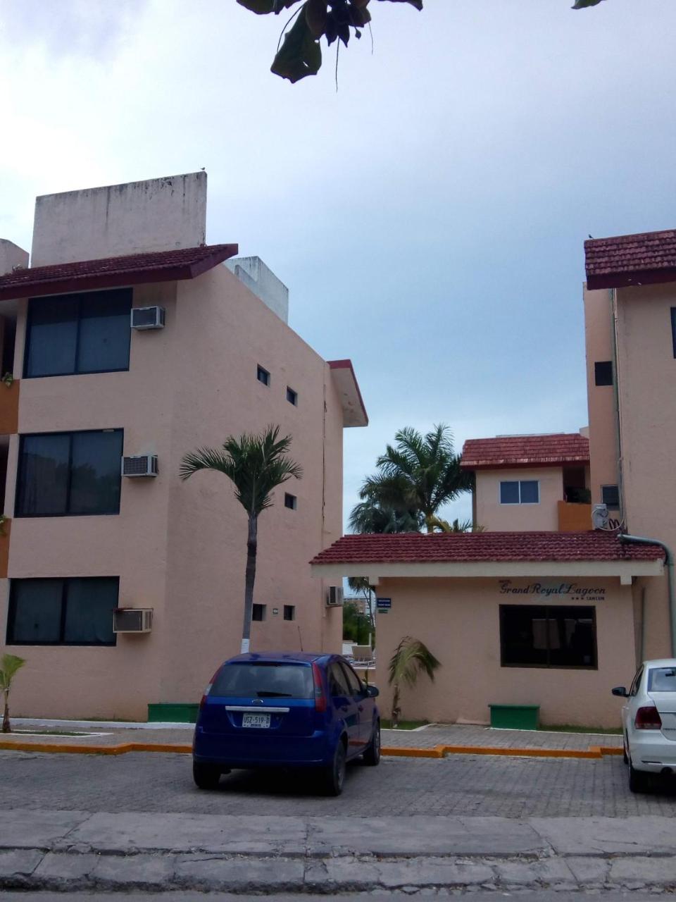 Grand Royal Lagoon Cancun Exterior photo