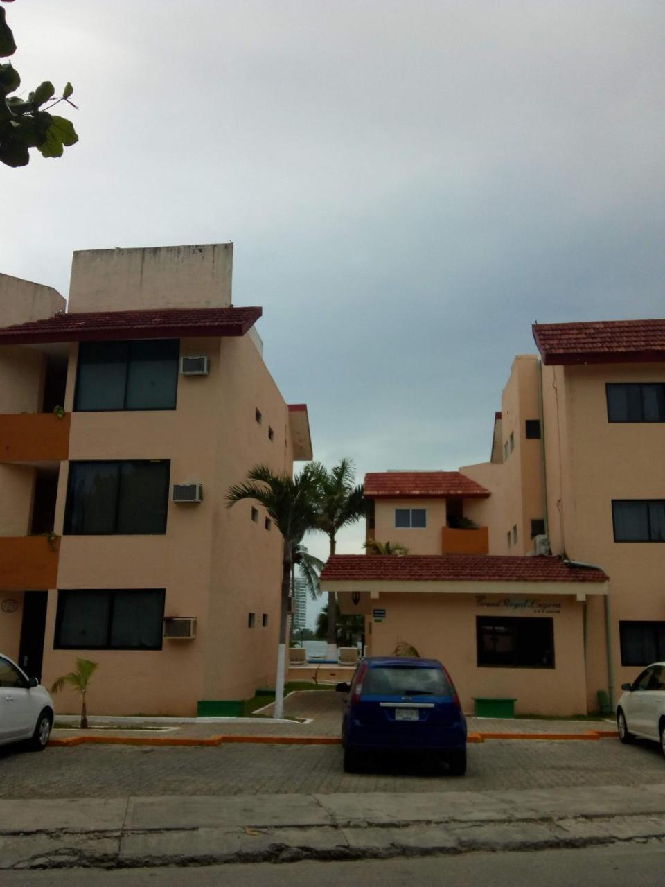Grand Royal Lagoon Cancun Exterior photo